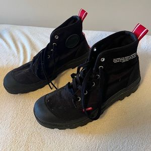 Size 9 palladium boots